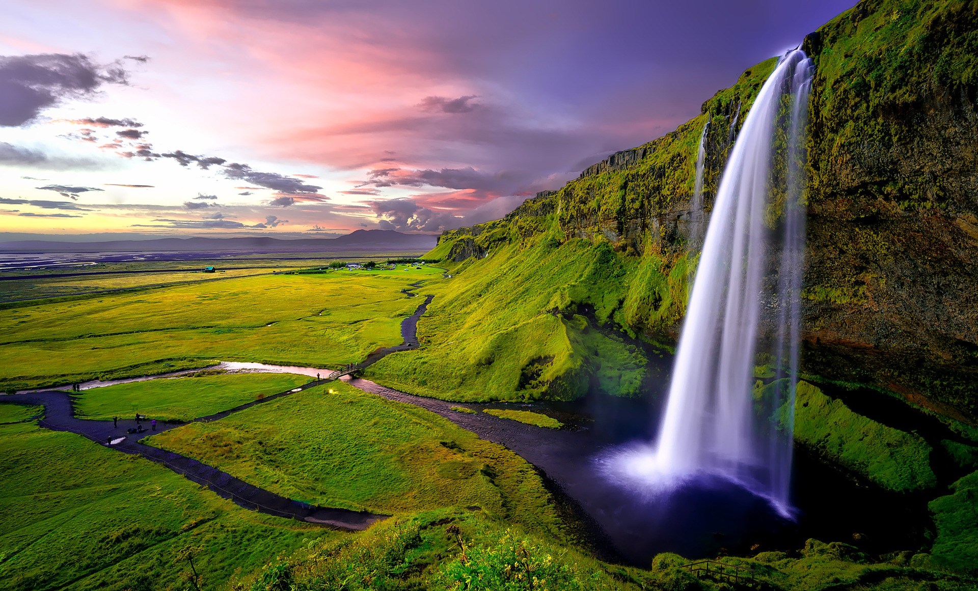 Discovery Tours 610X378